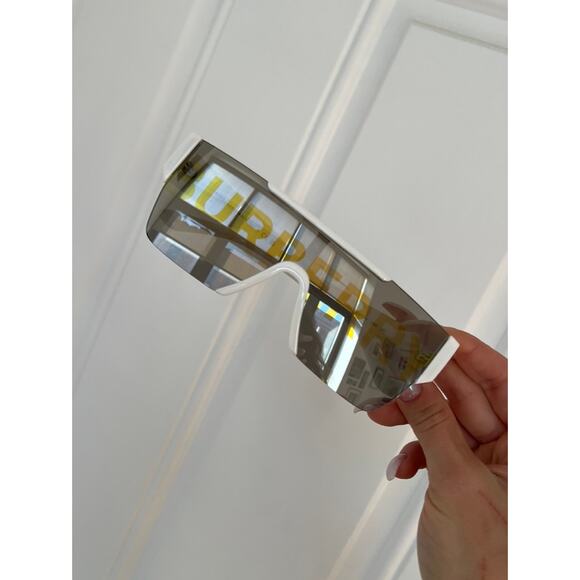 NEW Burberry BE4291 LOGO Shield Sunglasses in Mirror Lens - Picture 4 of 9